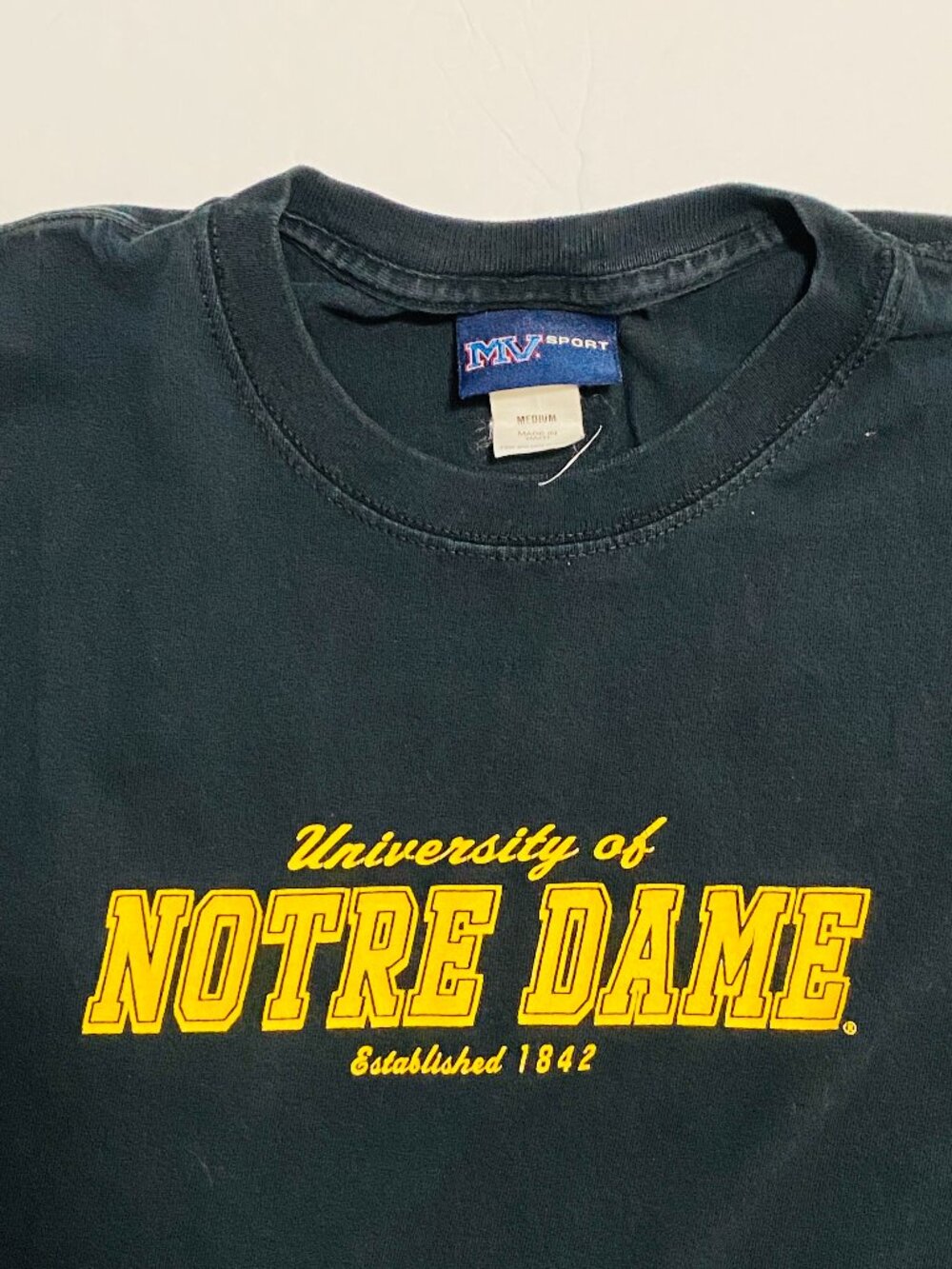 University of Notre Dame Established 1842 T-Shirt MV Sport Black Unisex M NWOT